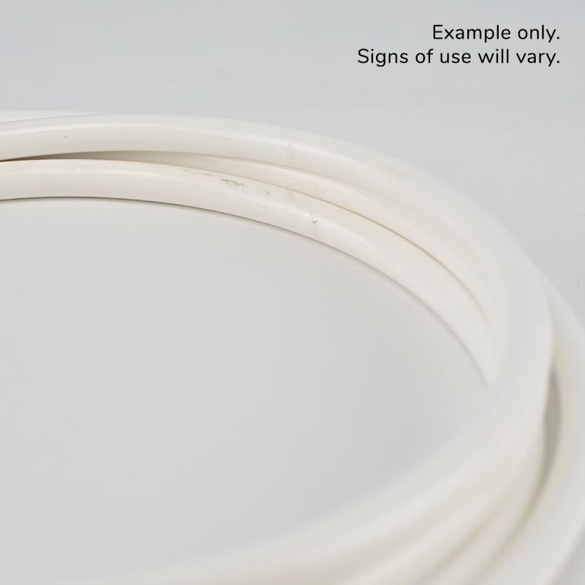 1/2 LB Jump Rope (Gently Used) Example of scuff marks on a gently used 1/2 LB jump rope